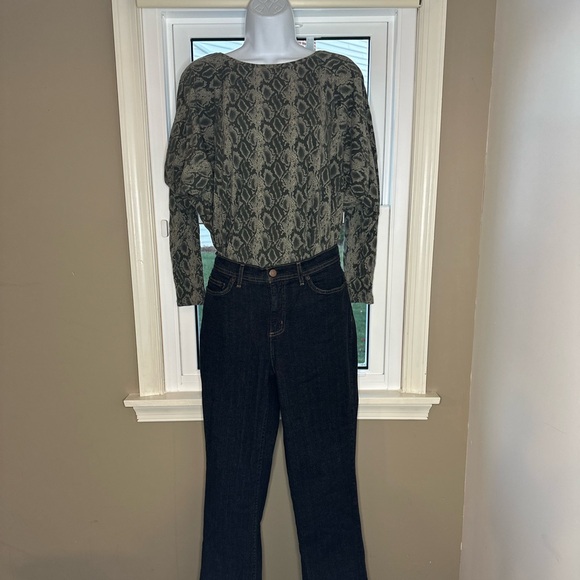 Snake skin print batwing top - Picture 3 of 6